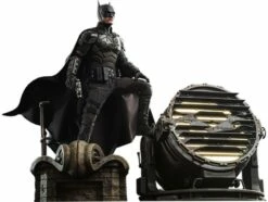 *PRE-ORDER Batman - The Batman DELUXE And Bat-Signal Hot Toys Collectibles 1/6 Scale Action Figure