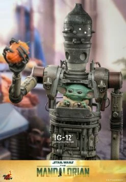 *PRE-ORDER IG-12 (The Mandalorian) - Star Wars Hot Toys Collectibles 1/6 Scale Action Figure